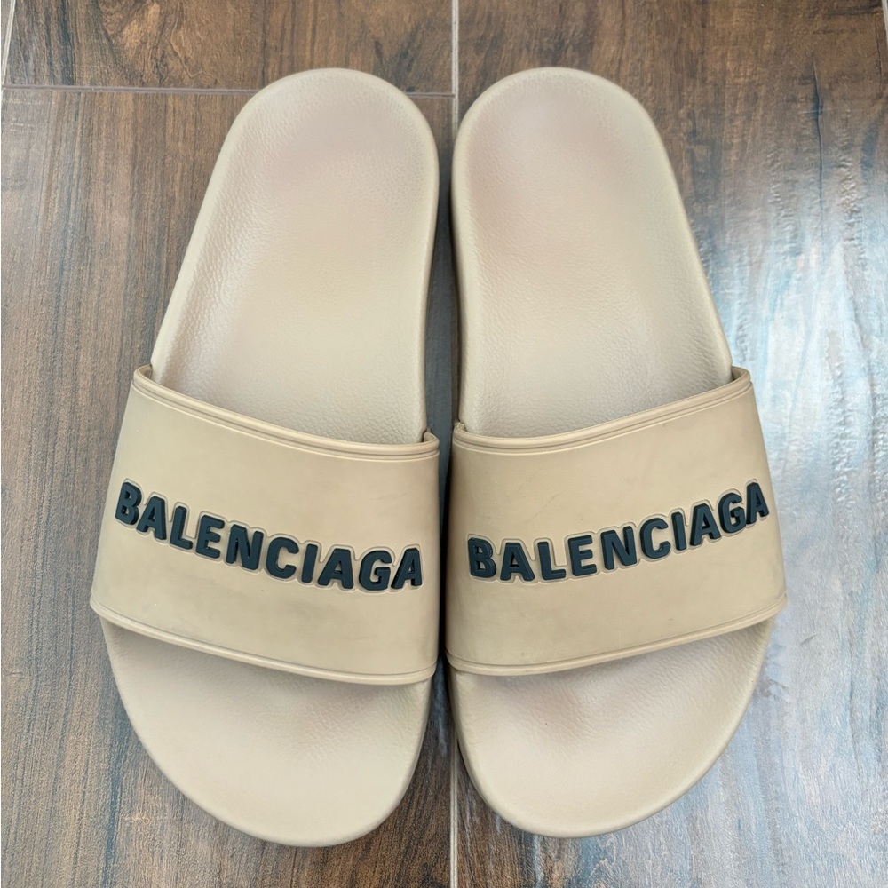 SELLING: Balenciaga Pool Slides in Beige - Size 35 (US 5)
